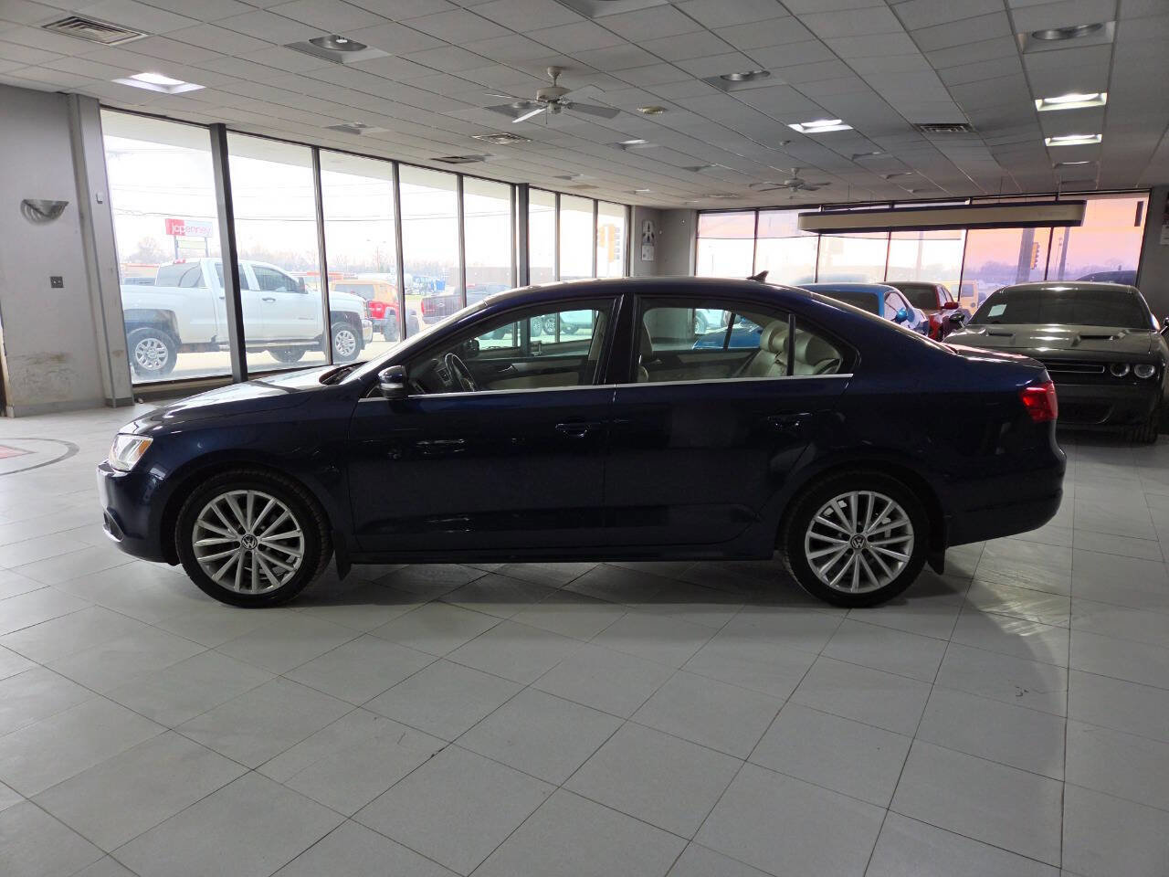 Used 2012 Volkswagen Jetta SEL image 4