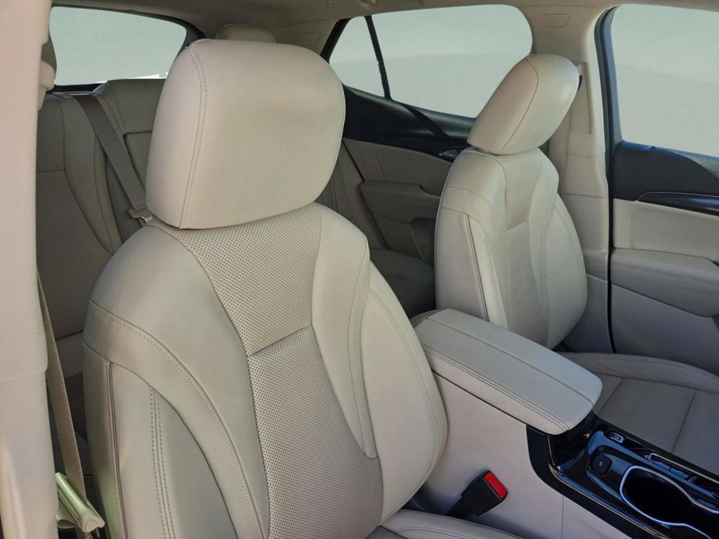 Used 2021 Buick Envision Essence w/ Technology Package I image 13