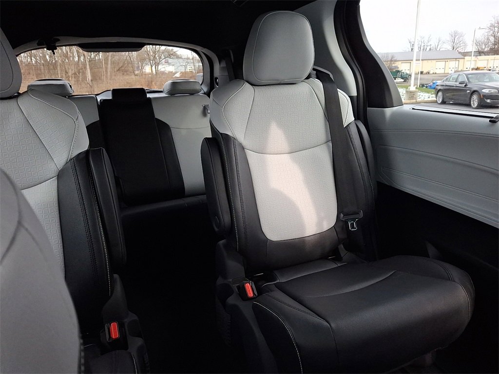 New 2026 Toyota Sienna XSE image 14