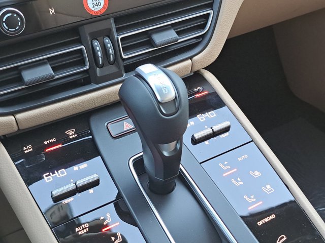 New 2026 Porsche Macan image 37