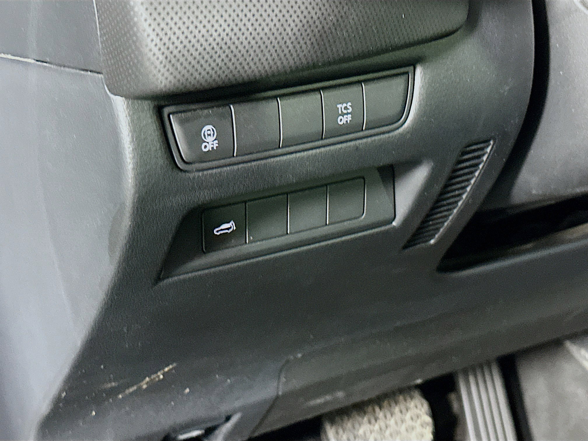 Used 2025 MAZDA CX-50 AWD 2.5 S w/ Preferred Package image 17