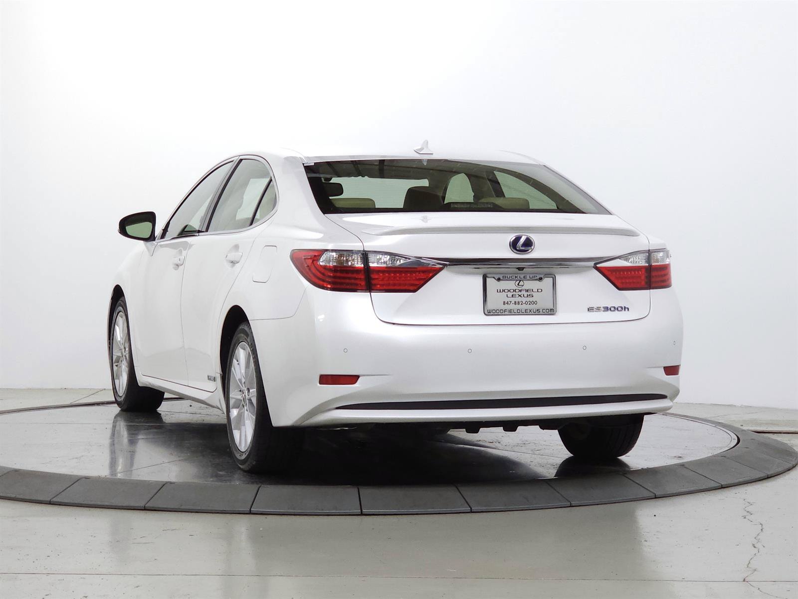 Used 2014 Lexus ES 300h w/ Luxury Package w/Bamboo Trim FWD image 5