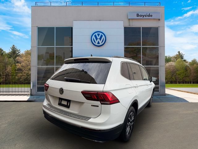 Certified 2020 Volkswagen Tiguan SE w/ Panoramic Sunroof Package AWD/4WD image 7