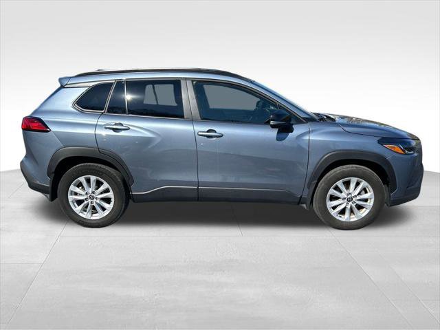 Certified 2025 Toyota Corolla Cross LE w/ Moonroof Package AWD/4WD image 6