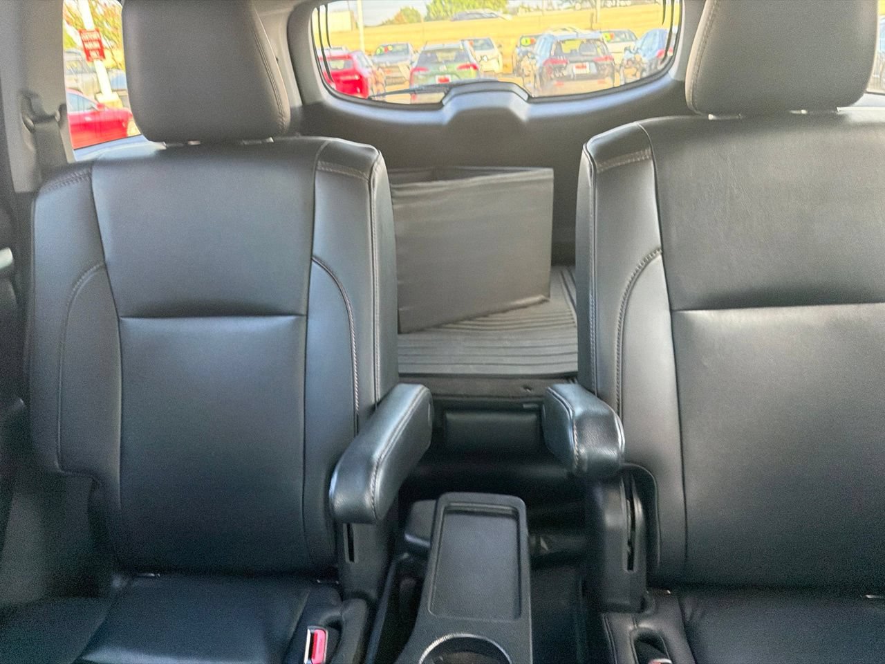 Used 2019 Toyota Highlander XLE FWD image 14