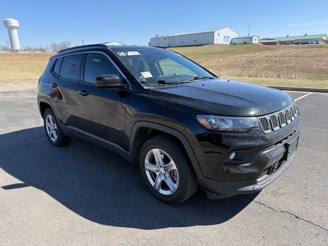 Used 2023 Jeep Compass Latitude w/ Convenience Group image 3