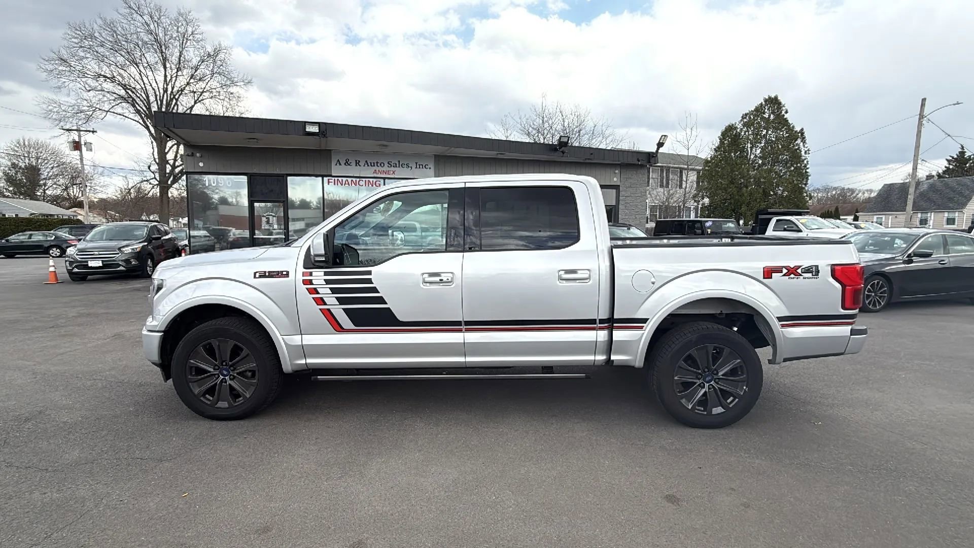 Used 2018 Ford F150 Lariat w/ Equipment Group 502A Luxury image 4