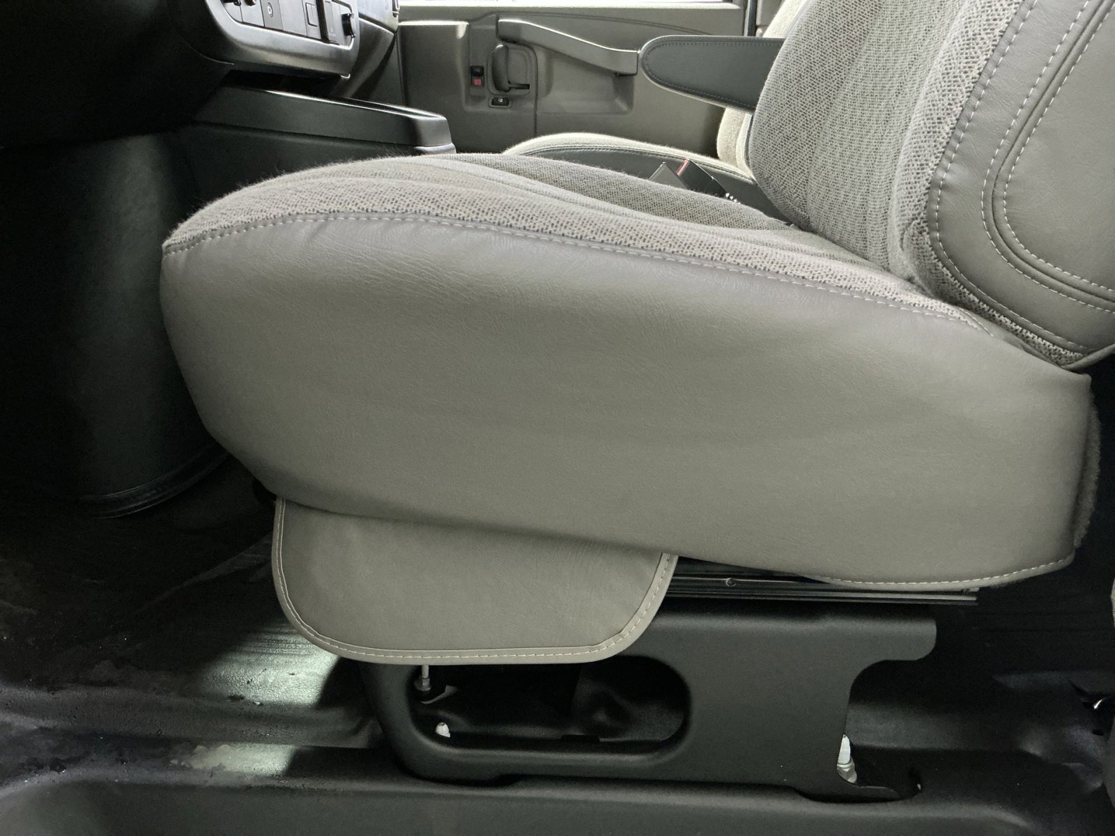 New 2026 Chevrolet Express 2500 RWD image 22