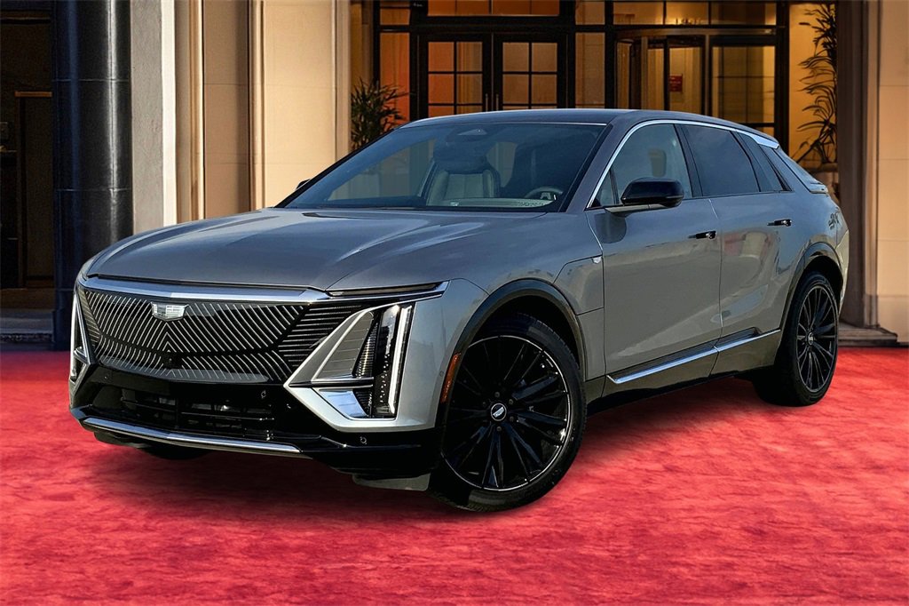 New 2025 Cadillac Lyriq Luxury