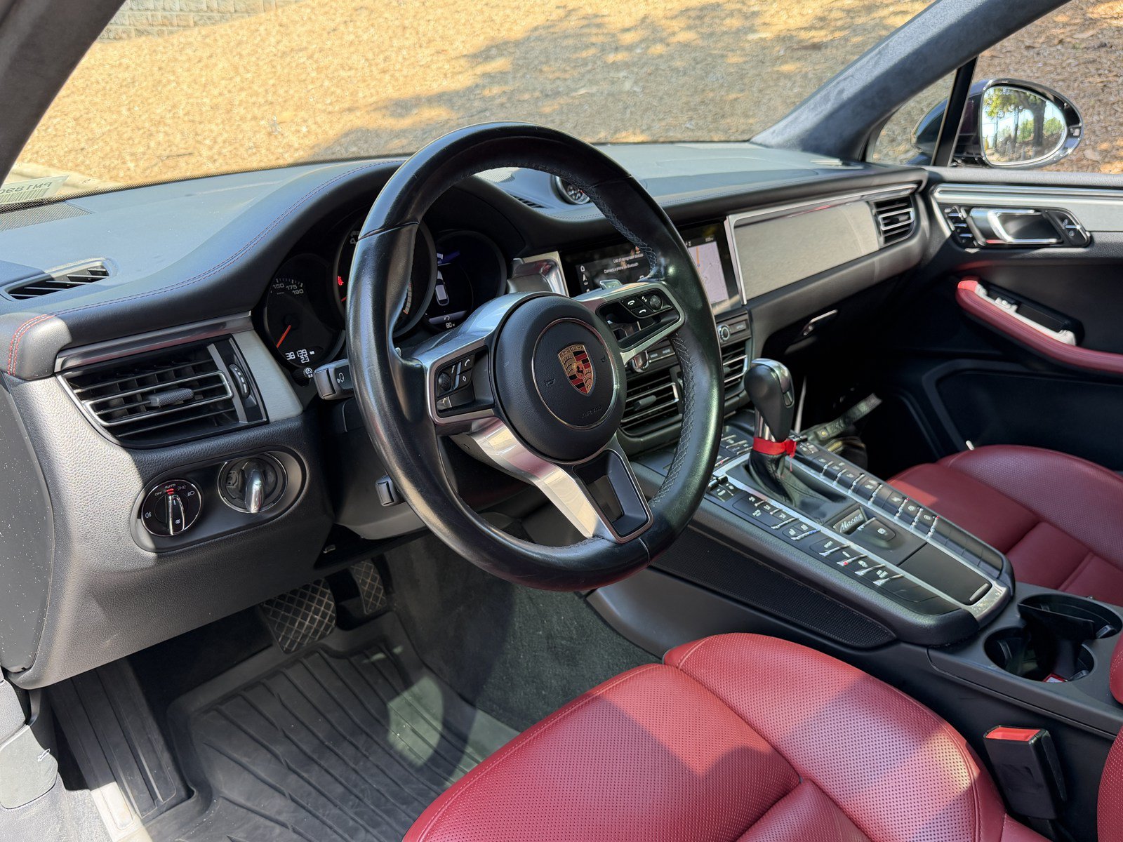 Used 2021 Porsche Macan Turbo AWD/4WD image 15
