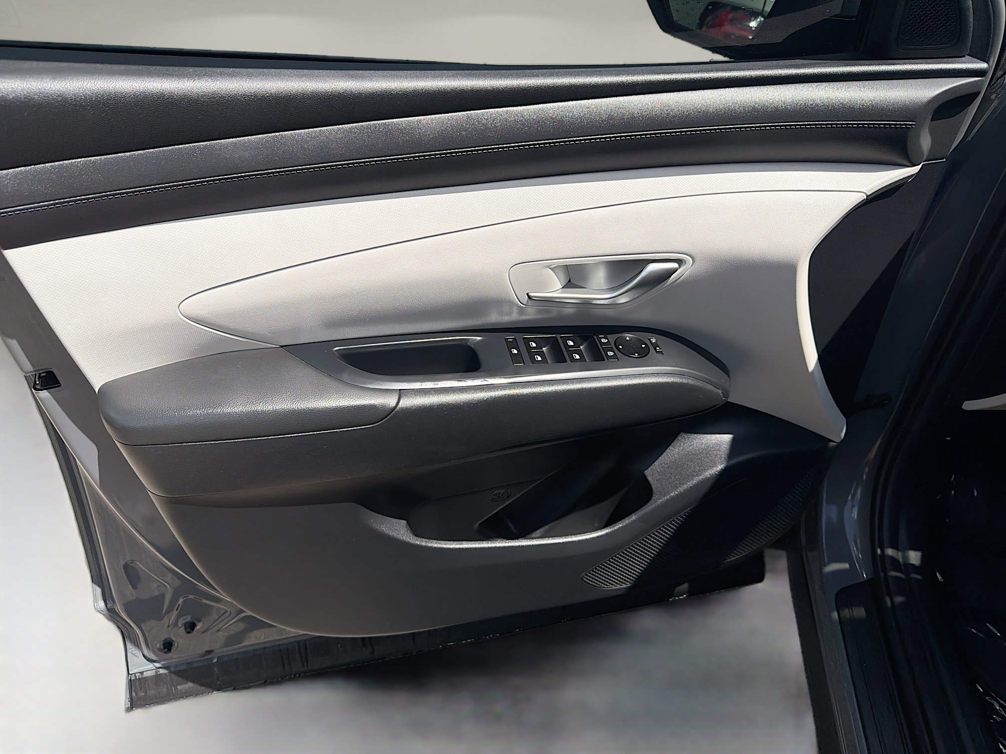 Used 2025 Hyundai Tucson SE image 17