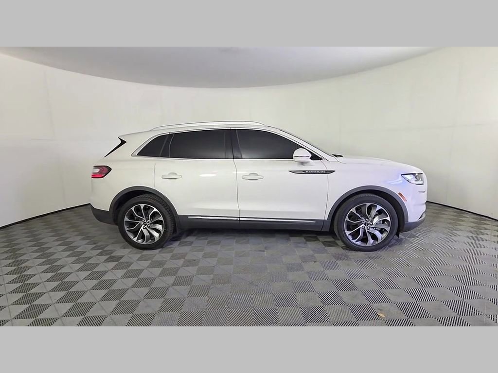 Used 2022 Lincoln Nautilus Reserve w/ Luxury Package image 37