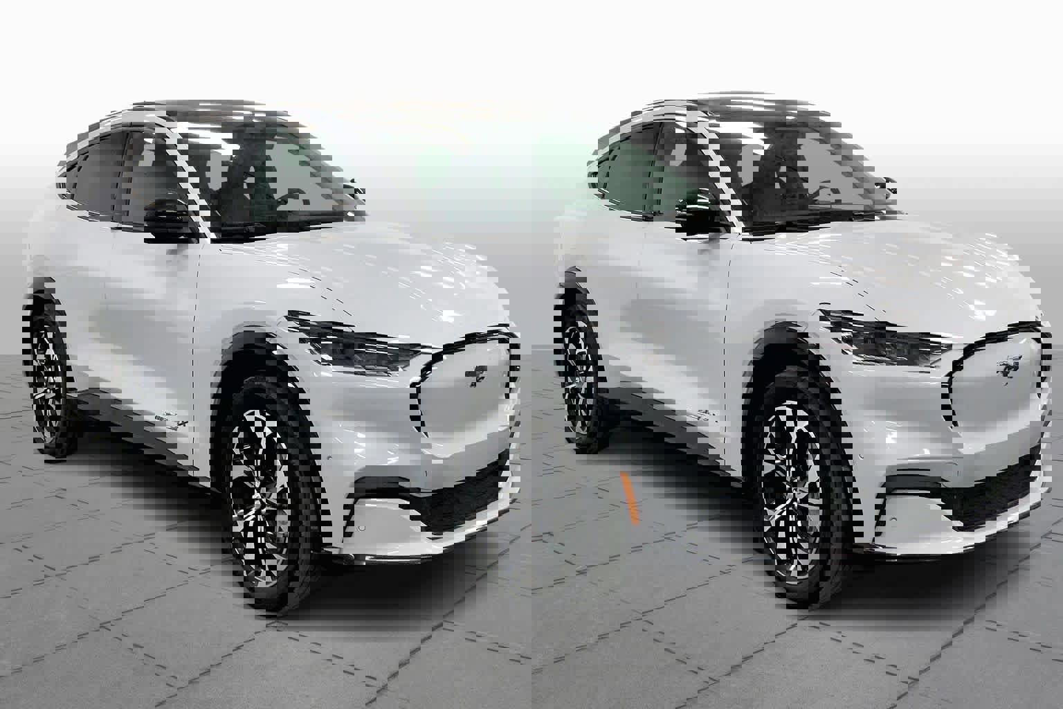 Certified 2022 Ford Mustang Mach-E Premium image 2