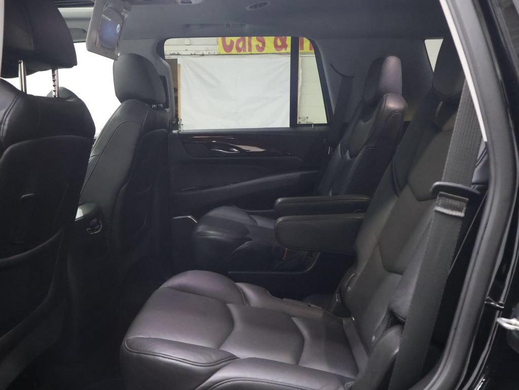 Used 2020 Cadillac Escalade Luxury AWD/4WD image 16