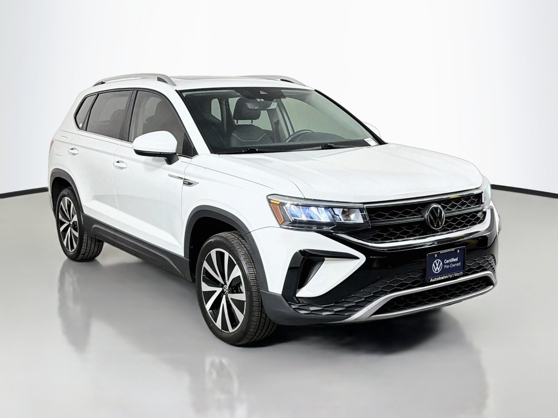 Certified 2023 Volkswagen Taos SE w/ Panoramic Sunroof Package FWD image 3