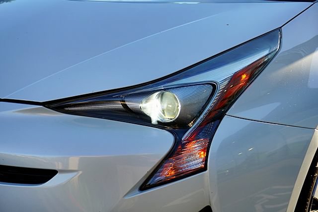 Used 2016 Toyota Prius Four FWD image 6