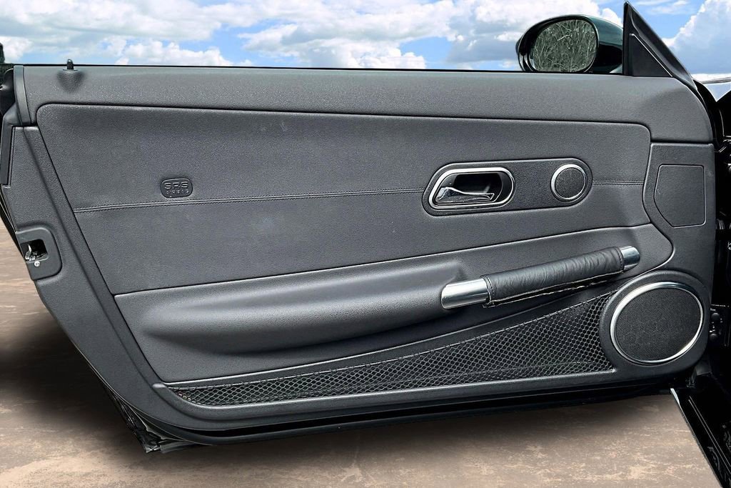 Used 2005 Chrysler Crossfire SRT-6 image 17