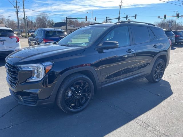 Certified 2022 GMC Terrain SLE w/ Driver Convenience Package image 3