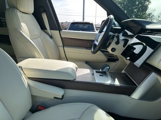 Used 2025 Land Rover Range Rover SE AWD/4WD image 36