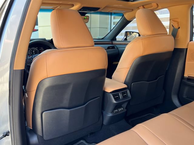 Used 2025 Lexus ES 300h w/ Premium Package FWD image 37