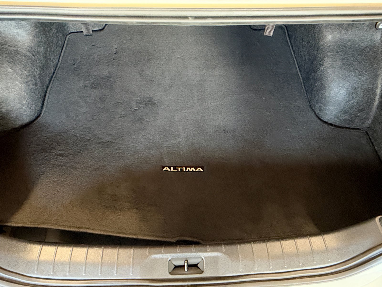 Used 2023 Nissan Altima 2.5 SV w/ SV Premium Package FWD image 14