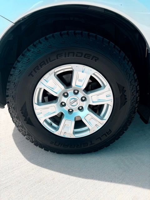 Used 2018 Nissan Titan SV w/ SV Convenience Package image 18