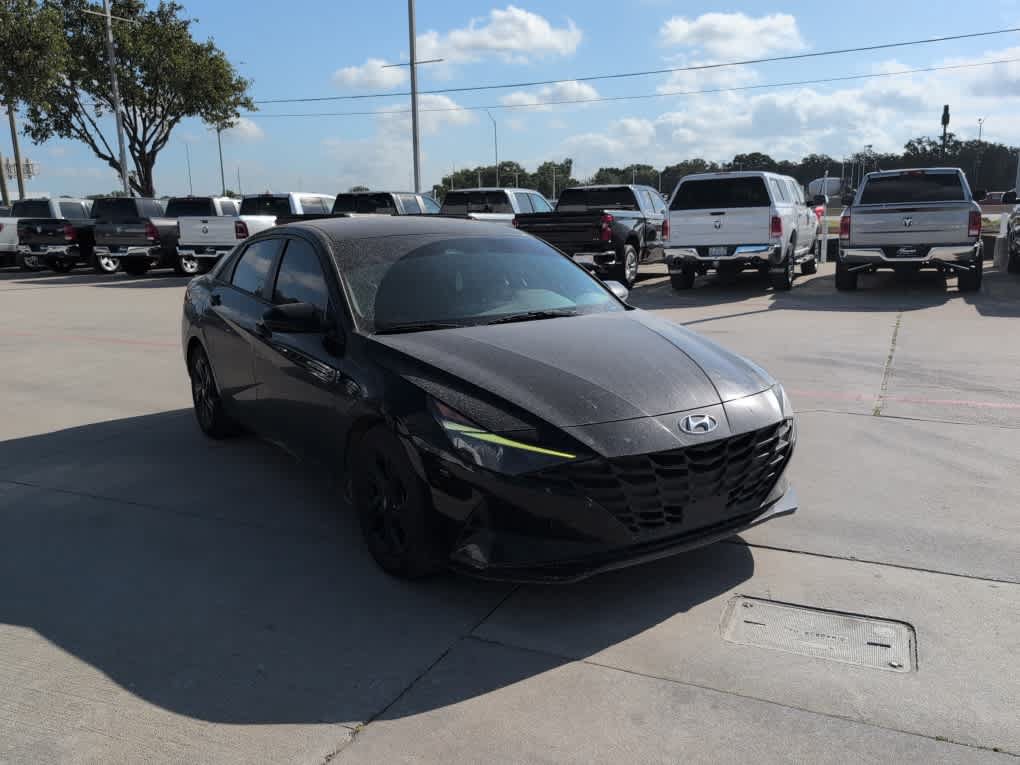 Used 2021 Hyundai Elantra SEL w/ Convenience Package FWD image 3
