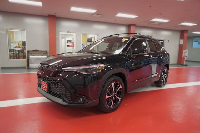 Certified 2024 Toyota Corolla Cross XSE image 3