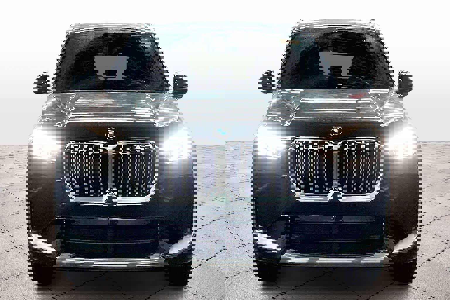 Used 2025 BMW X1 xDrive28i w/ Convenience Package image 3