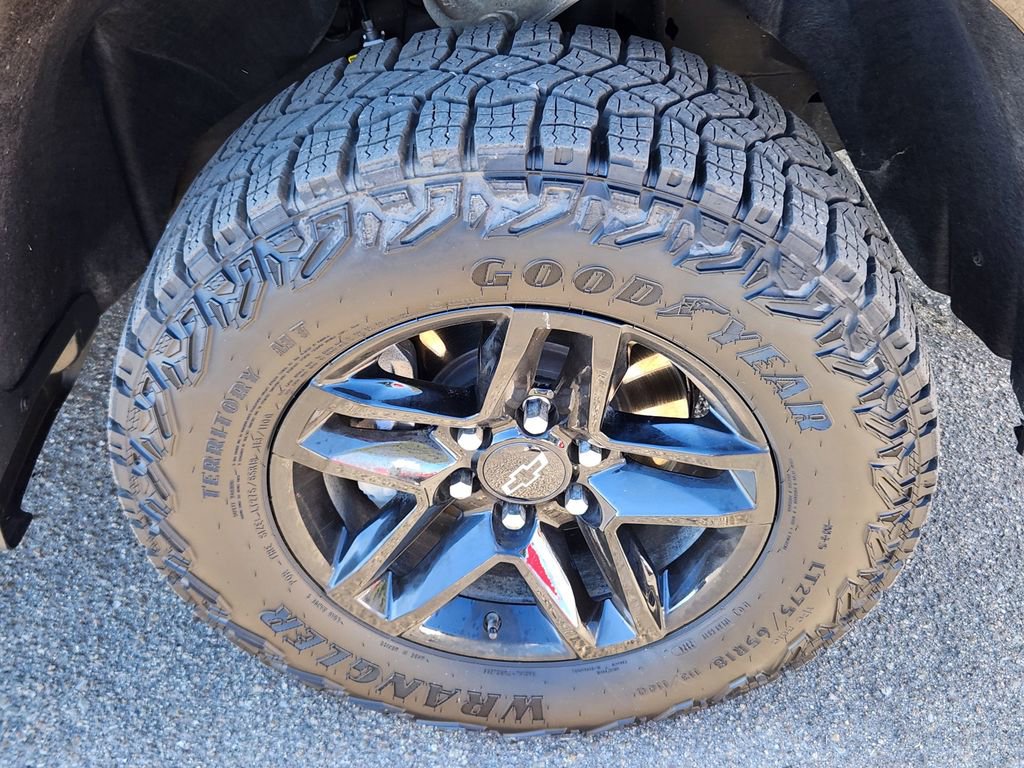 Used 2024 Chevrolet Silverado 1500 Custom Trail Boss w/ LPO, Dark Essentials Package image 16