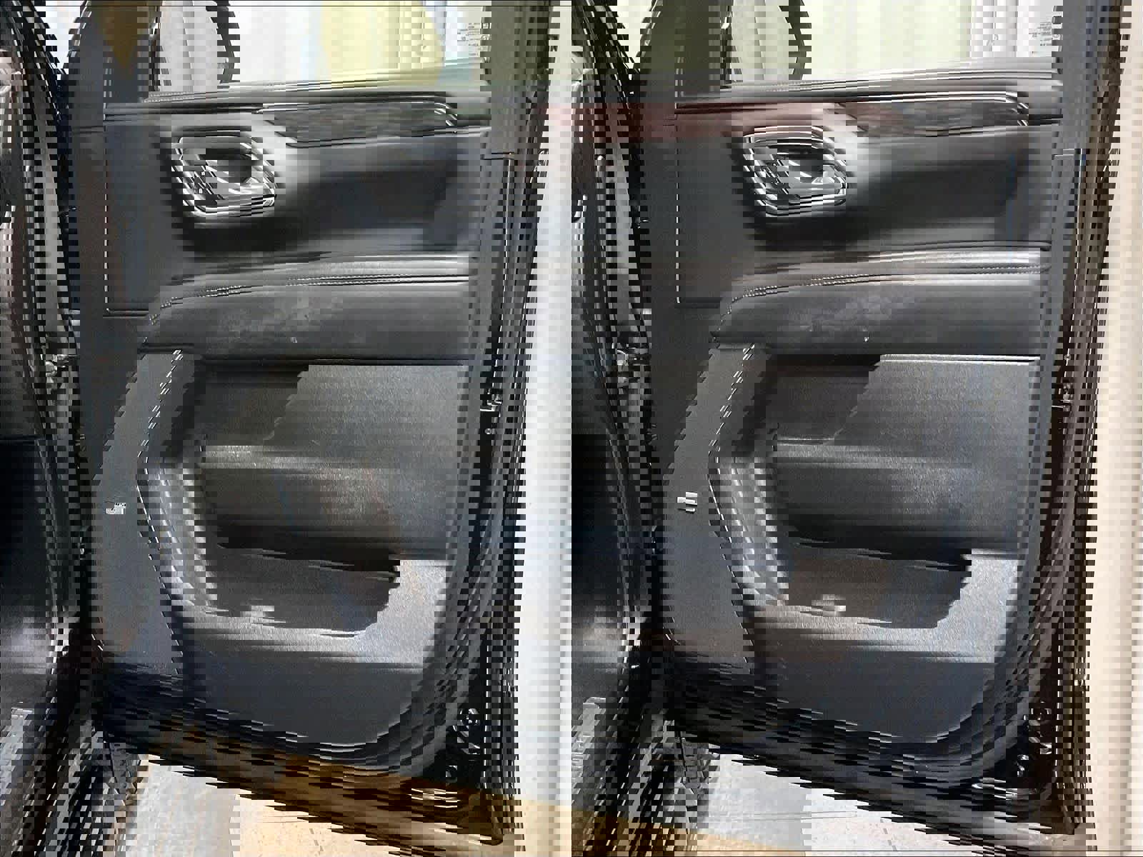 Used 2024 Chevrolet Tahoe LT image 12