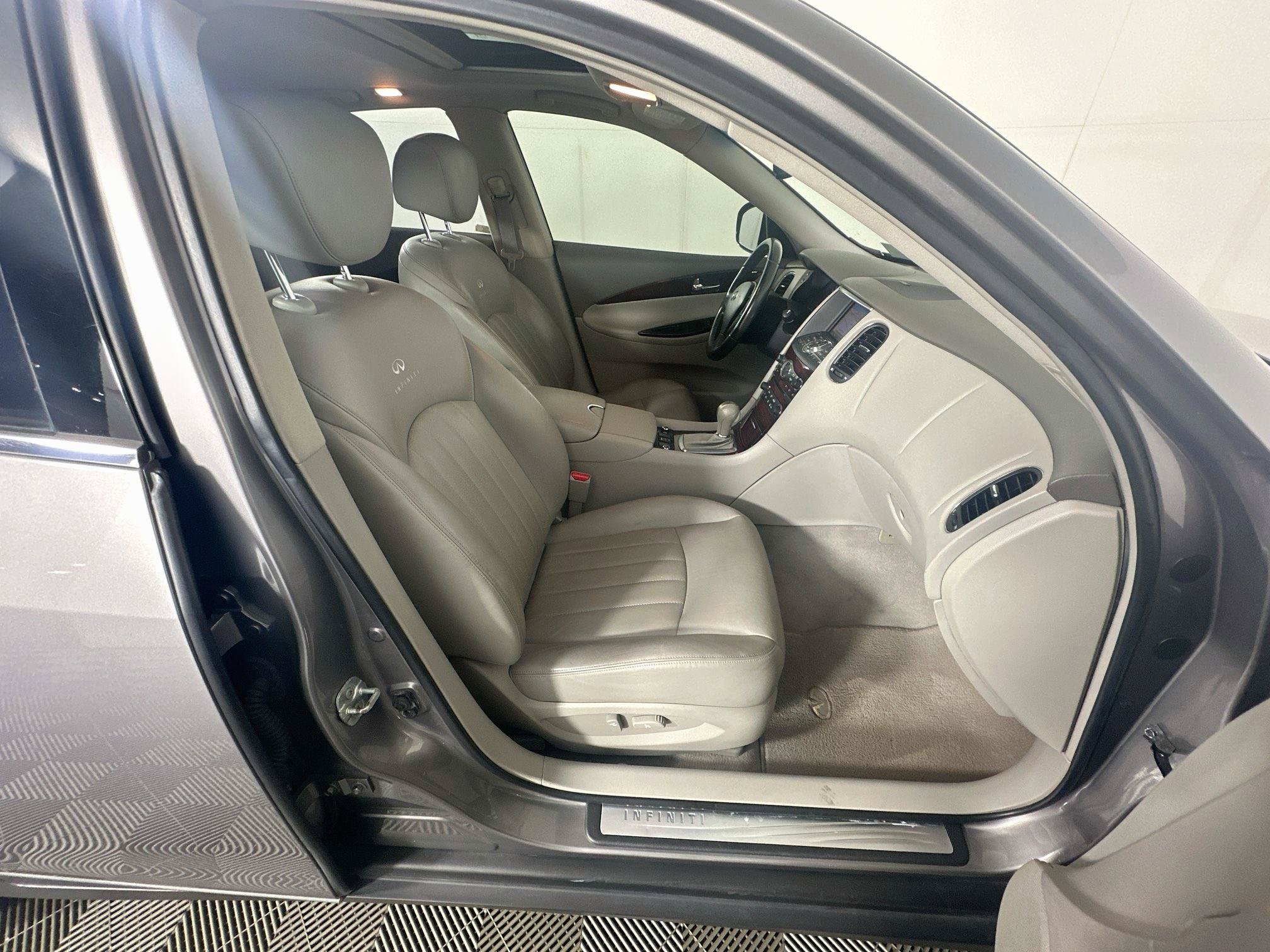 Used 2010 INFINITI EX35 Journey AWD/4WD image 30