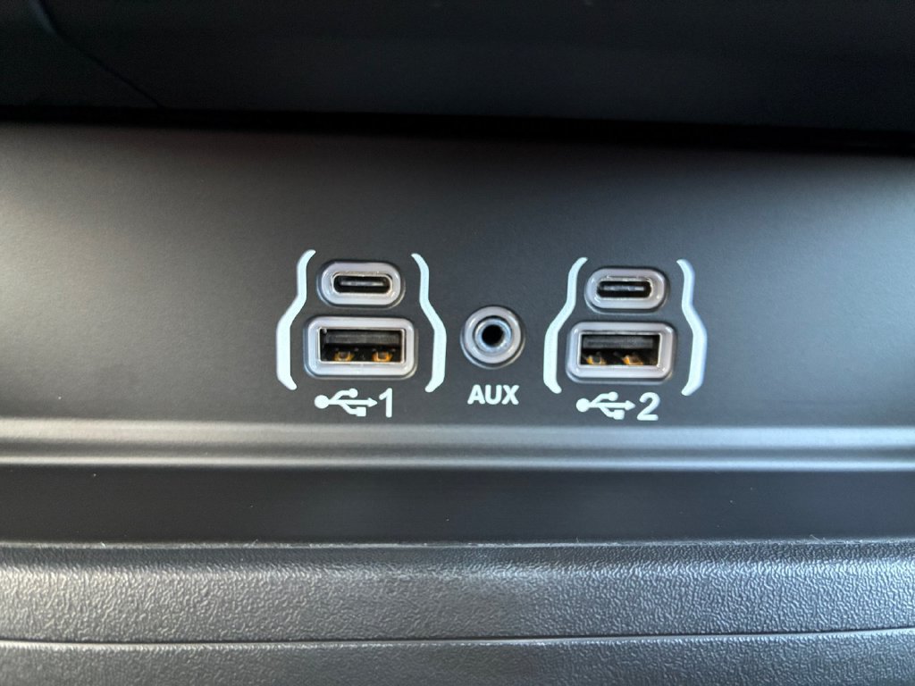 New 2027 RAM 3500 Laramie AWD/4WD image 6