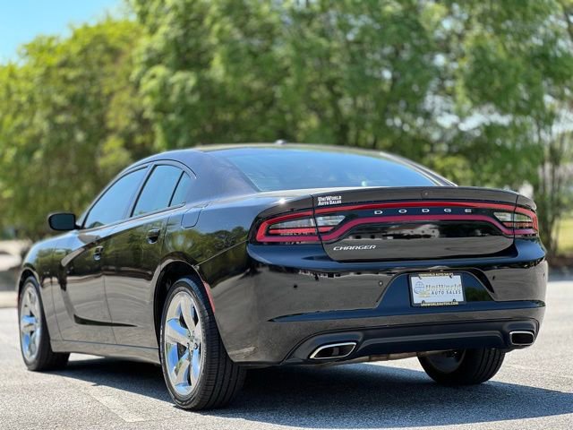 Used 2019 Dodge Charger SXT w/ Leather Interior Group RWD image 7