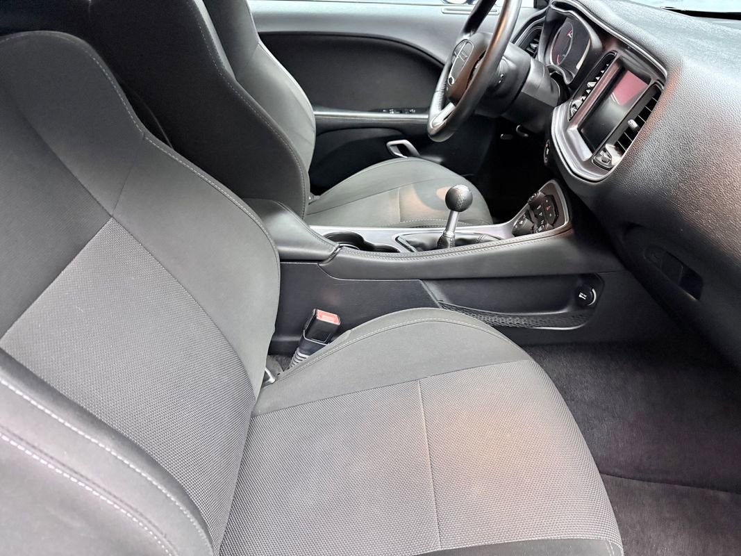 Used 2016 Dodge Challenger R/T Scat Pack RWD image 12