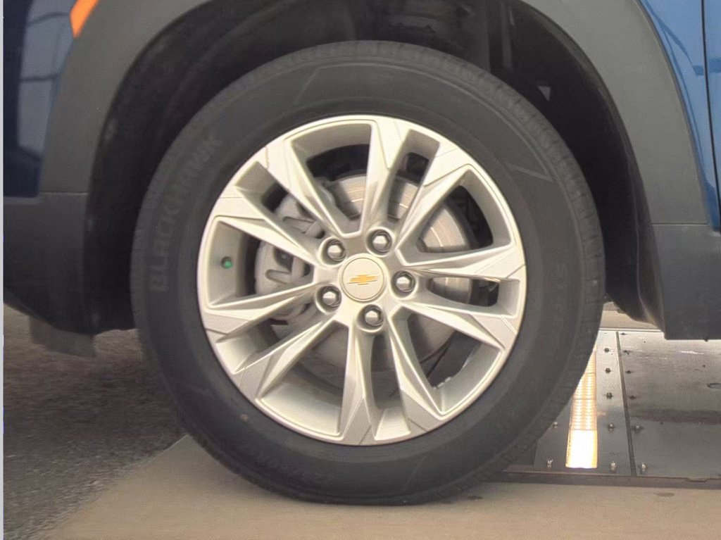Used 2022 Chevrolet TrailBlazer LS w/ LPO, Blackout Package AWD/4WD image 4
