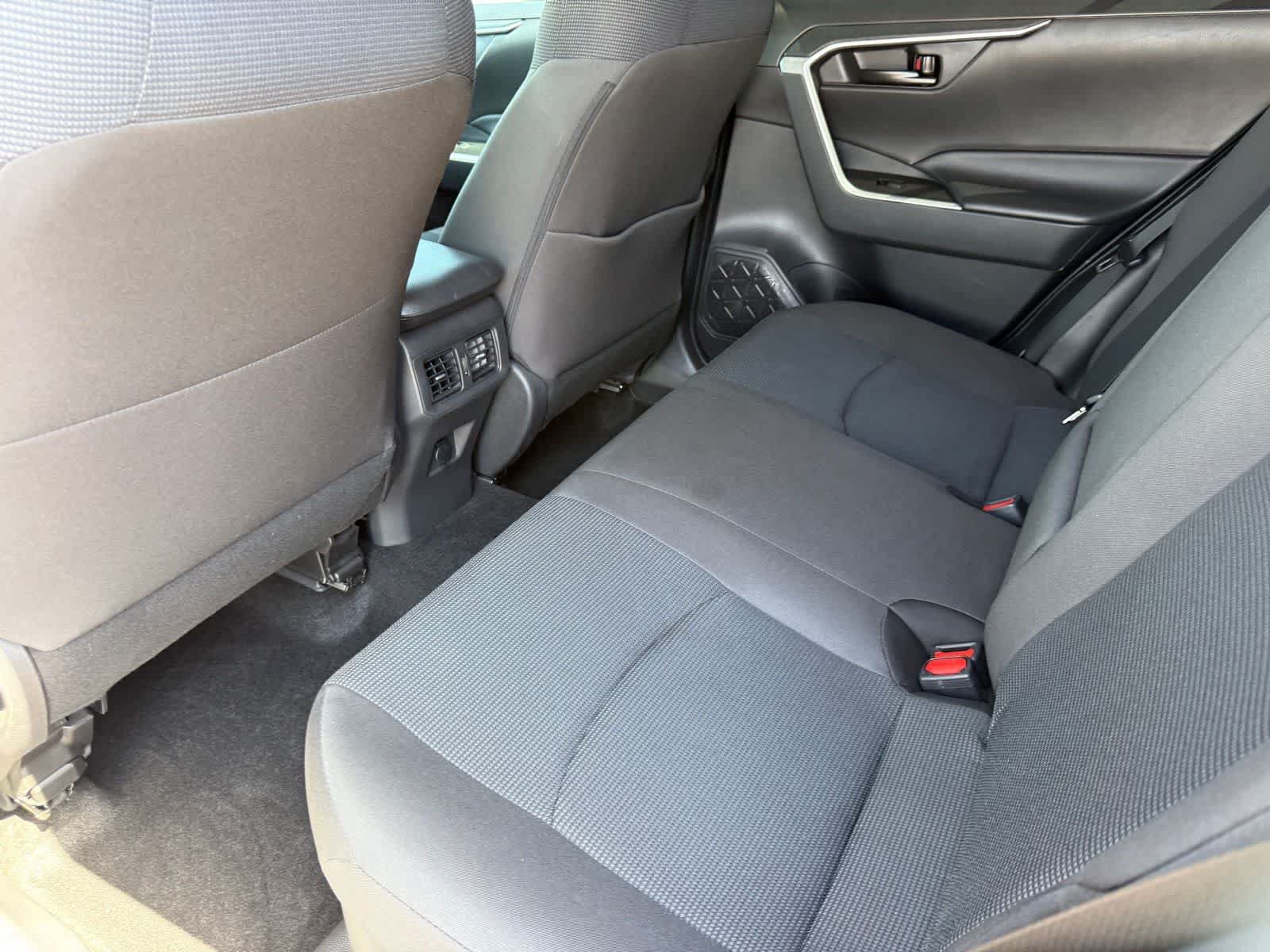 Used 2023 Toyota RAV4 LE AWD/4WD image 27