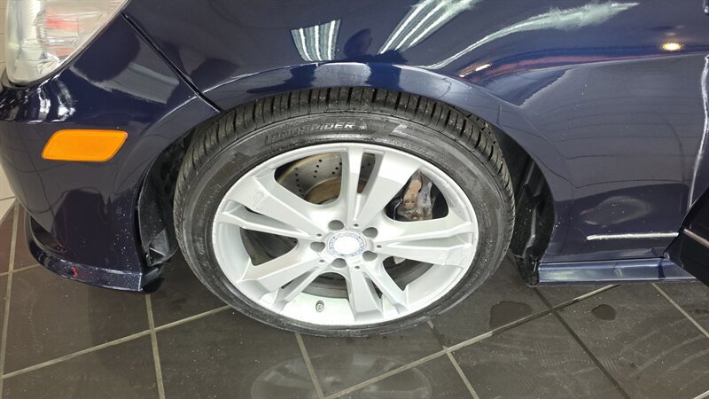 Used 2013 Mercedes-Benz E 350 4MATIC Sedan image 33
