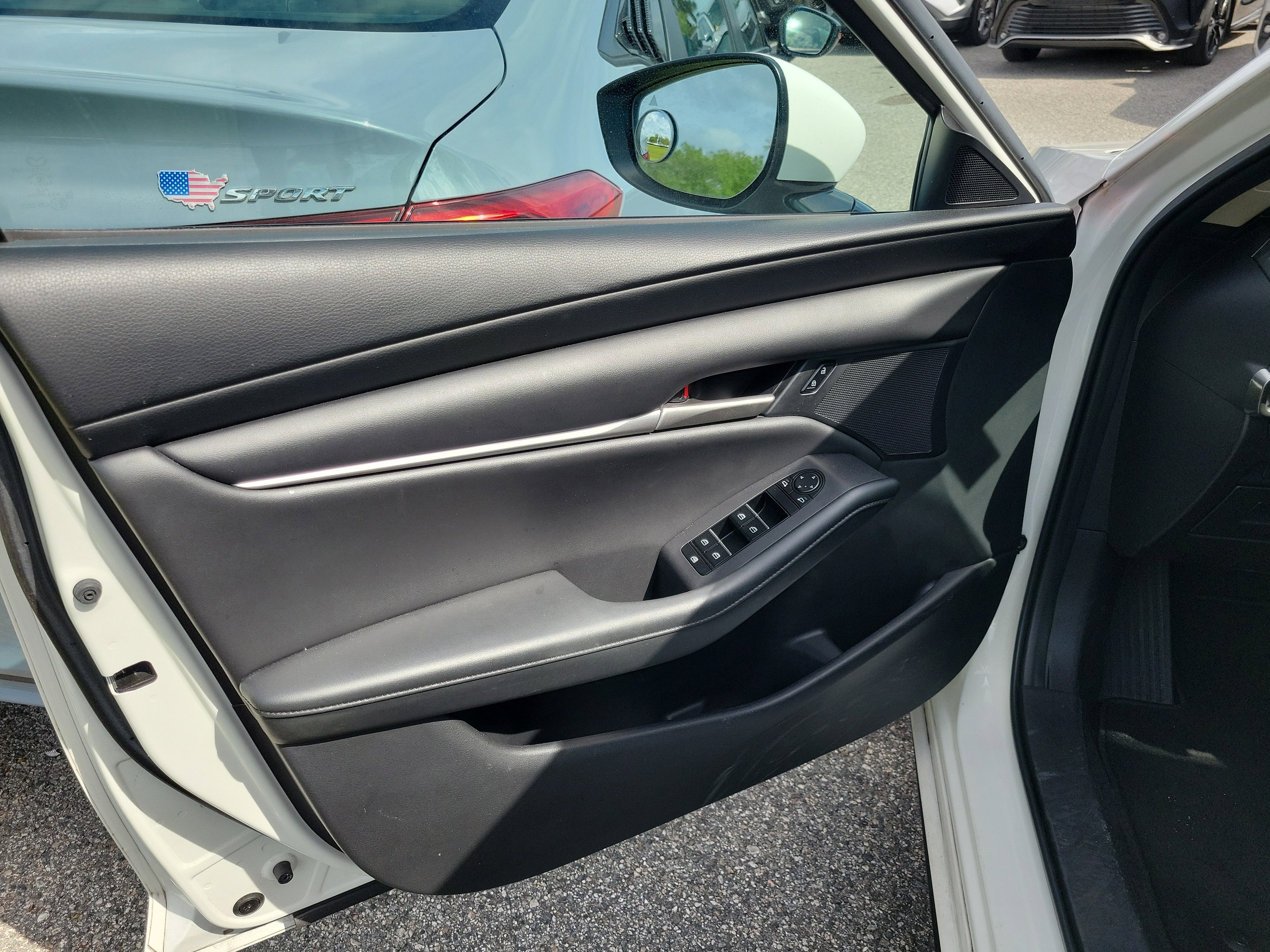 Used 2021 MAZDA MAZDA3 s image 27