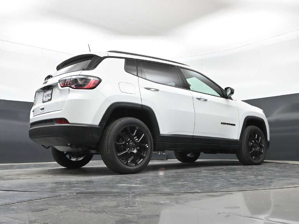 New 2026 Jeep Compass Latitude AWD/4WD image 40