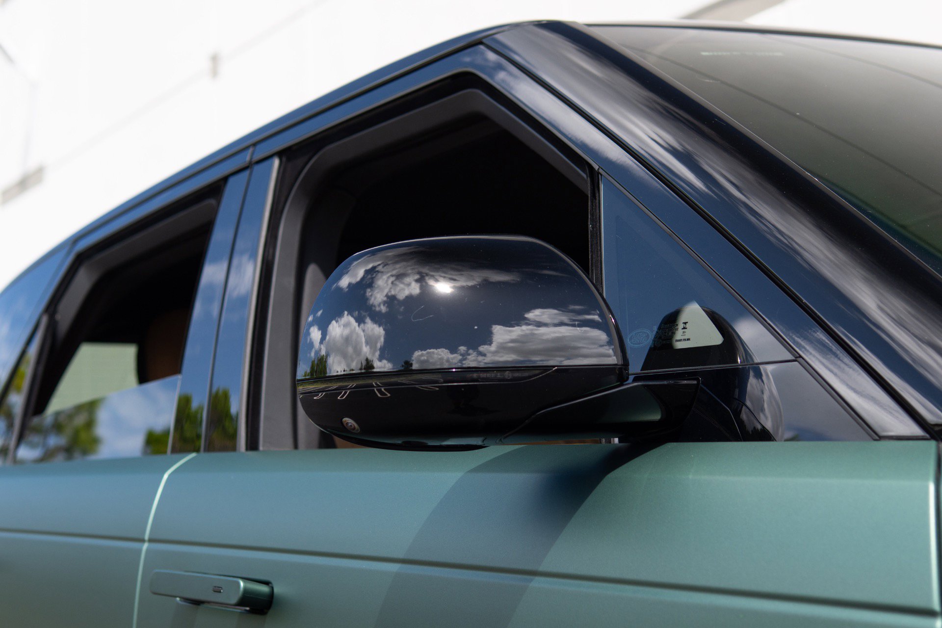 Used 2025 Land Rover Range Rover Sport Dynamic SE AWD/4WD image 9