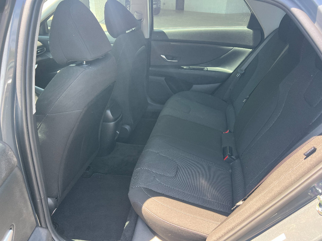 Used 2026 Hyundai Elantra SE image 14