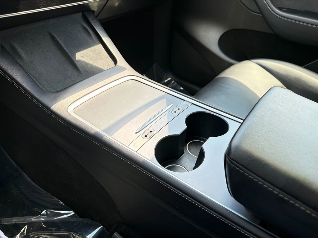 Used 2024 Tesla Model Y Long Range RWD image 27