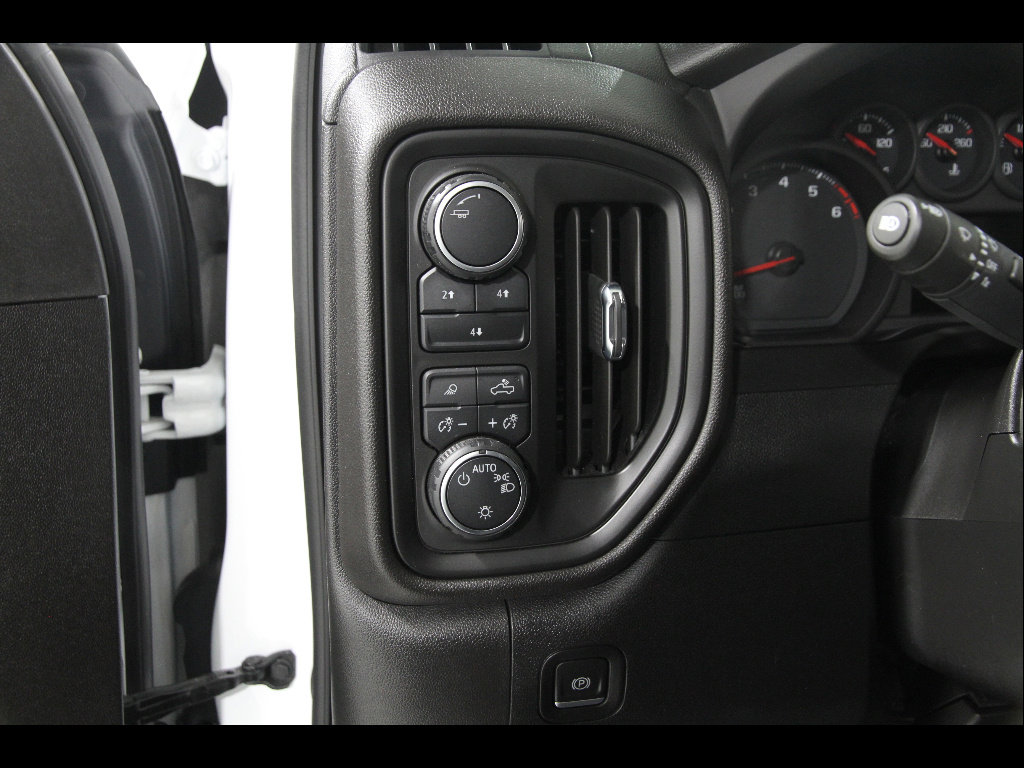 Certified 2024 Chevrolet Silverado 2500 Custom w/ Custom Value Package image 6