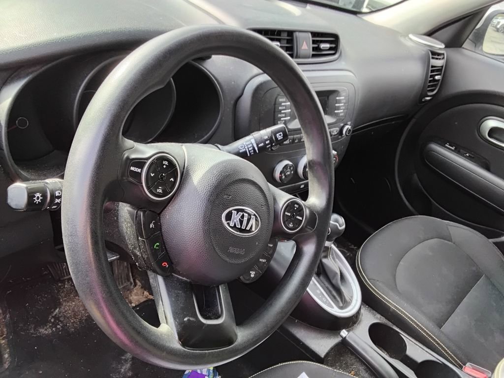 Used 2015 Kia Soul + image 7
