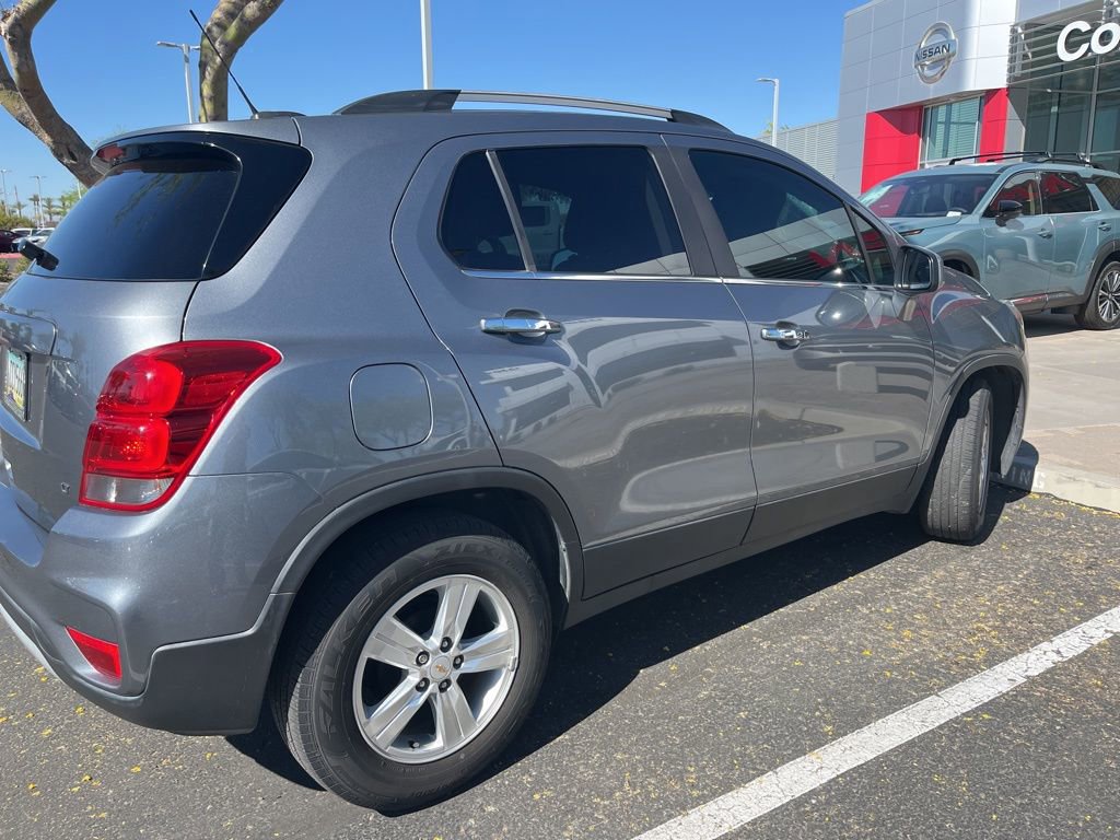 Used 2019 Chevrolet Trax LT w/ LT Convenience Package image 4