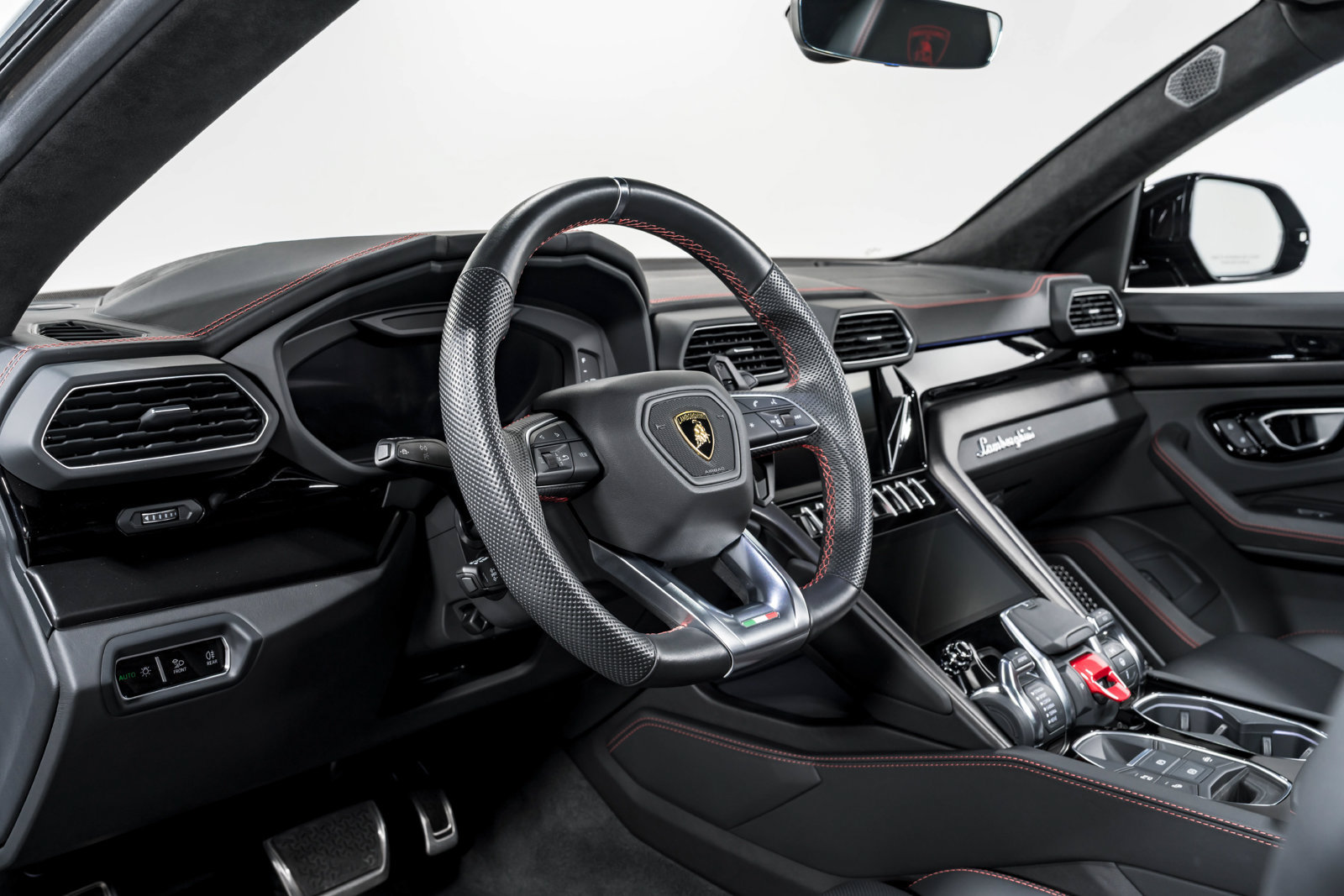 Used 2024 Lamborghini Urus S AWD/4WD image 13
