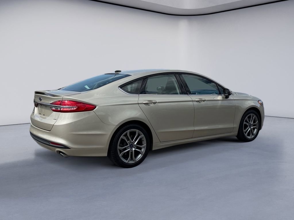 Used 2017 Ford Fusion SE w/ Equipment Group 201A image 5