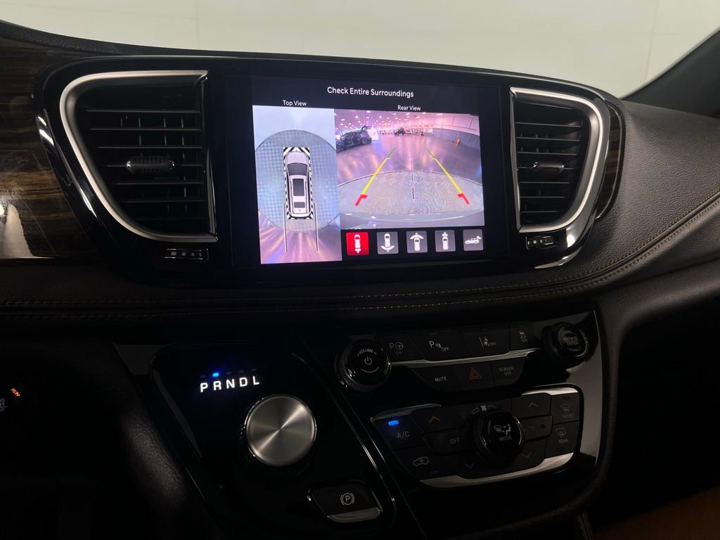 Used 2023 Chrysler Pacifica Pinnacle image 19