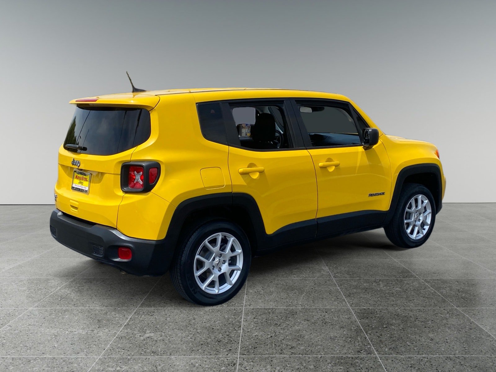 Used 2023 Jeep Renegade Latitude AWD/4WD image 5